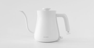 white teapot